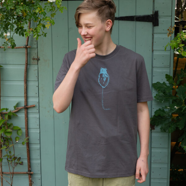 Hooded rat t-shirt in grey with blue rat on model
