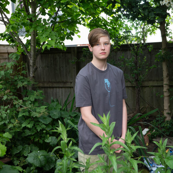 Hooded rat t-shirt in grey with blue rat on model